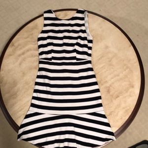 Banana Republic 4 P Navy White Stripe dress